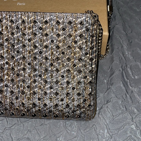 Preloved Louboutin clutch excellent condition size 12”W X 7 1/2”L silver n gold - Picture 7 of 17